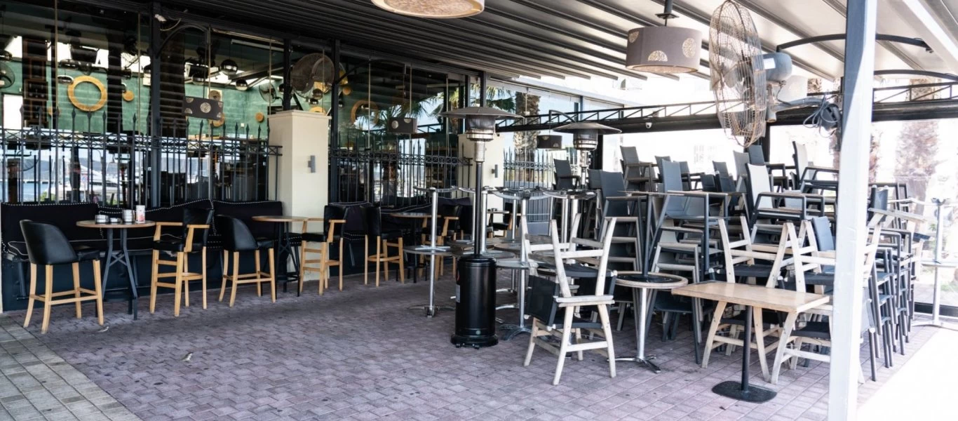 Περίεργες κινήσεις - Λοιμωξιολόγοι: «Με μέτρα αλλά να ανοίξει η αγορά» - Κυβέρνηση: «Θα δούμε»!